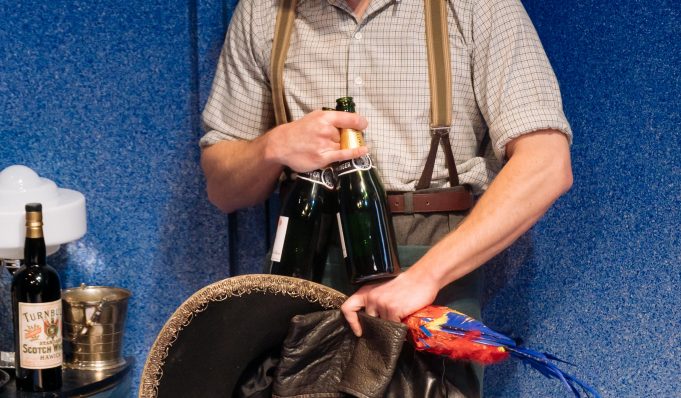 NTL 2019 Present Laughter - Photograph by Manuel Harlan 017