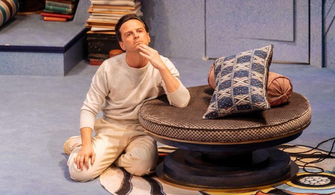 NTL 2019 Present Laughter - Photograph by Manuel Harlan 074