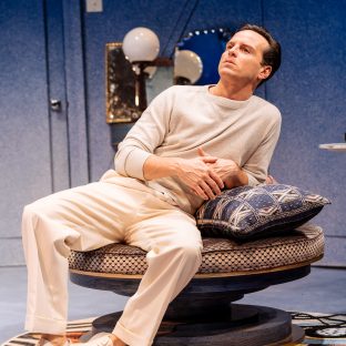 NTL 2019 Present Laughter - Photograph by Manuel Harlan 305