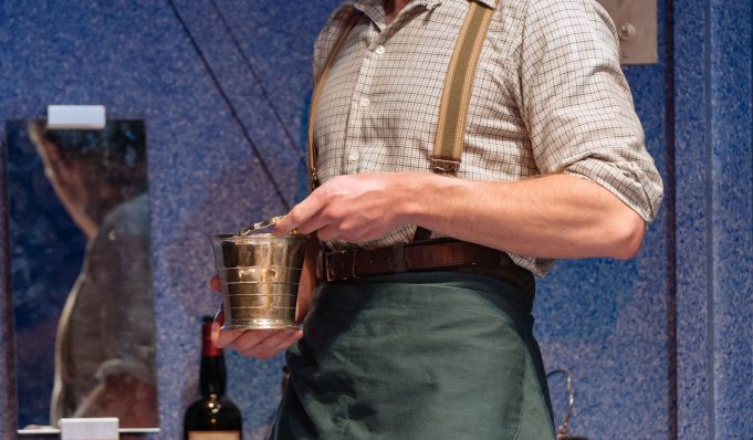 NTL 2019 Present Laughter - Photograph by Manuel Harlan 362